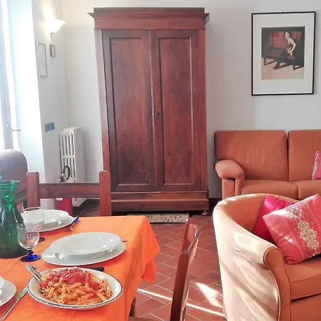 Alojamento de Acomodação e Pequeno-almoço Casa Al Chianti 4*